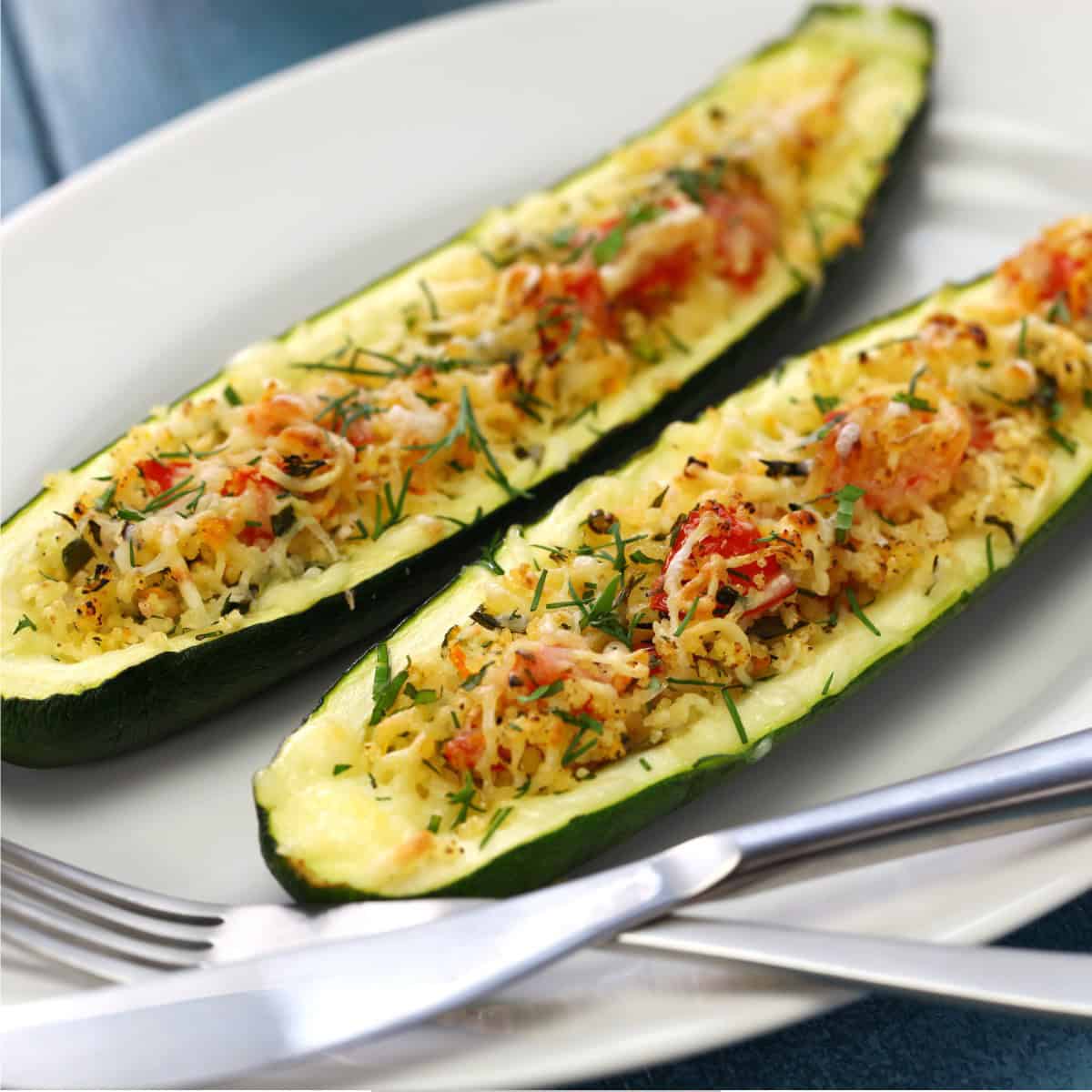 Minute Zucchini Boats: Delicious & Customizable Low-Carb Meals